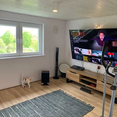 Lesny Apartament סטגנה